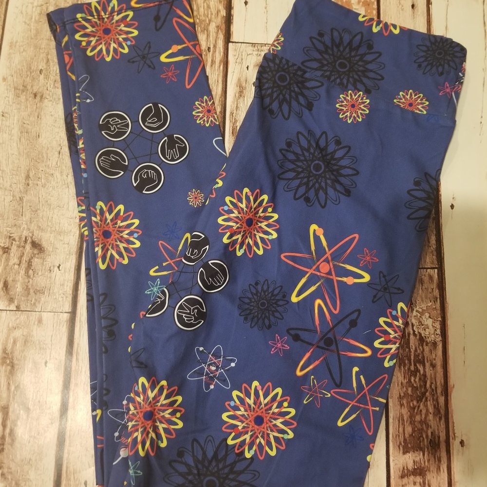 Butter Soft Big Bang Theory Inspired leggings!!